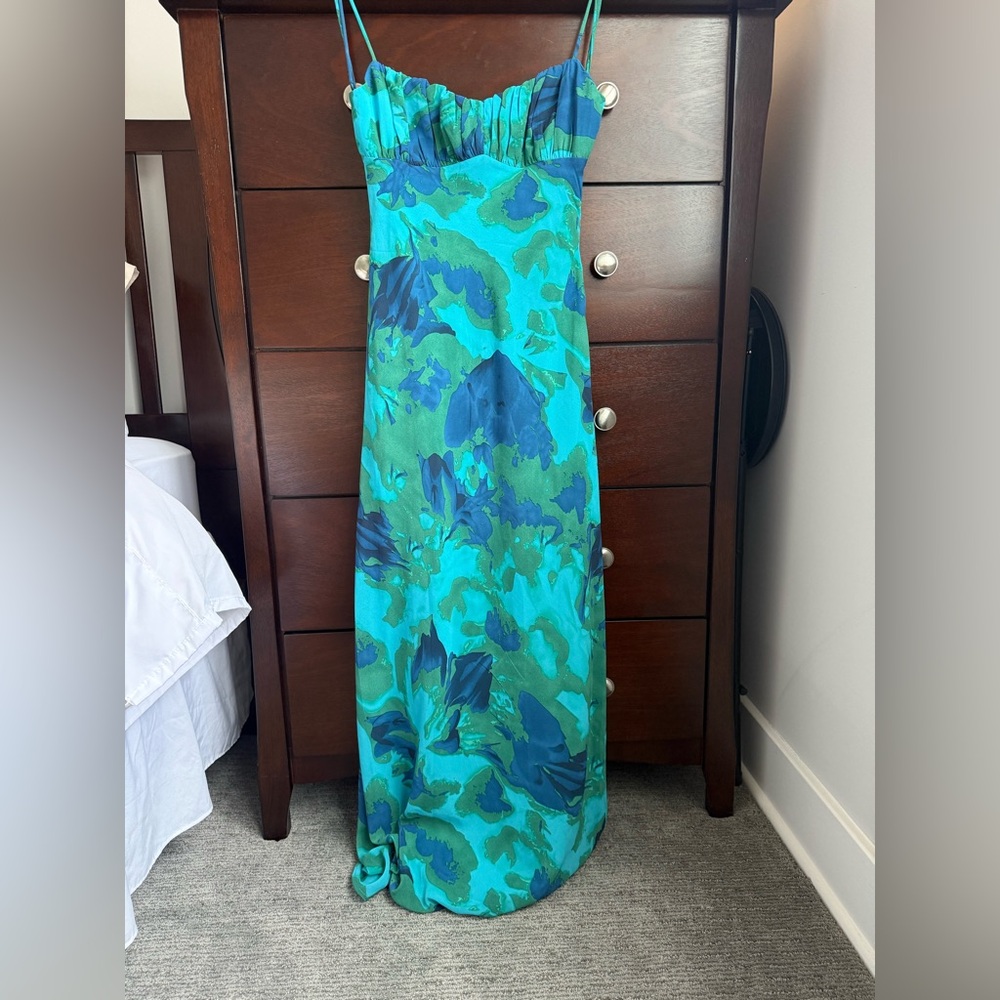 Billy J beautiful maxi dress.